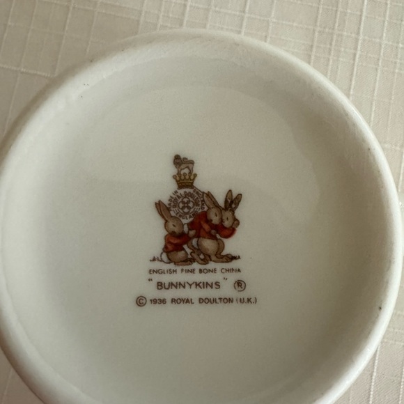 Royal Doulton  bunnykins cup - Picture 3 of 3